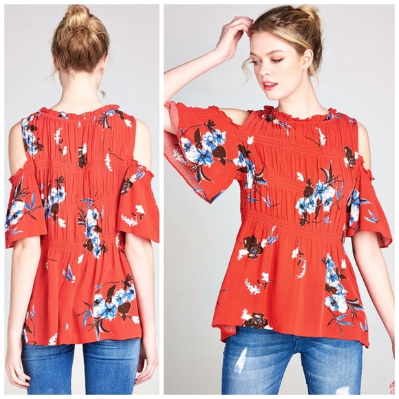 LAST 1! ❤️ Red Smocked Detail Floral Top! - Picture 2 of 4